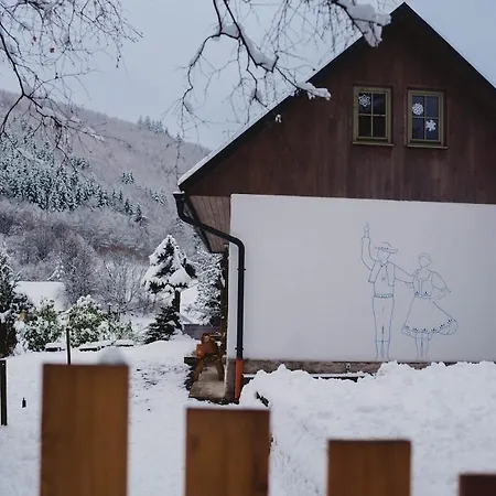 Jedinecne Byvanie V Blizkosti Banskej Stiavnice Ferienhaus Bansky Studenec