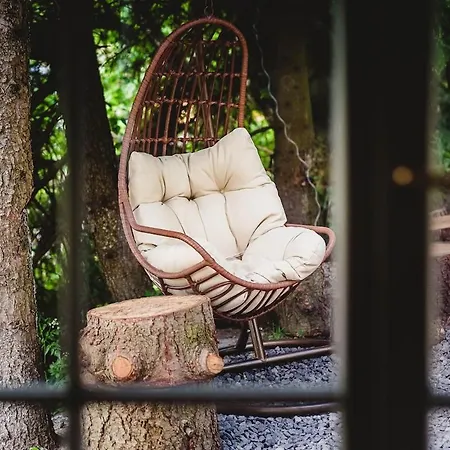 Jedinecne Byvanie V Blizkosti Banskej Stiavnice Ferienhaus Bansky Studenec