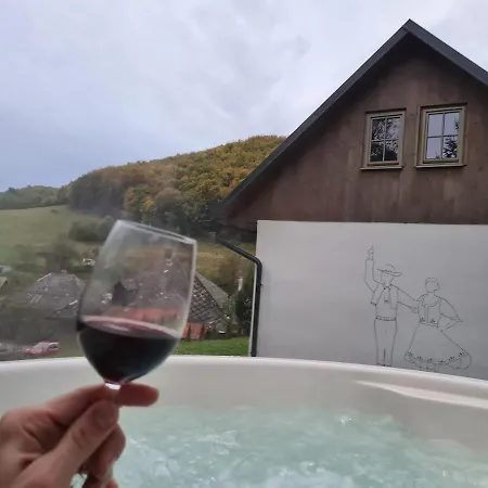 Jedinecne Byvanie V Blizkosti Banskej Stiavnice Ferienhaus Bansky Studenec